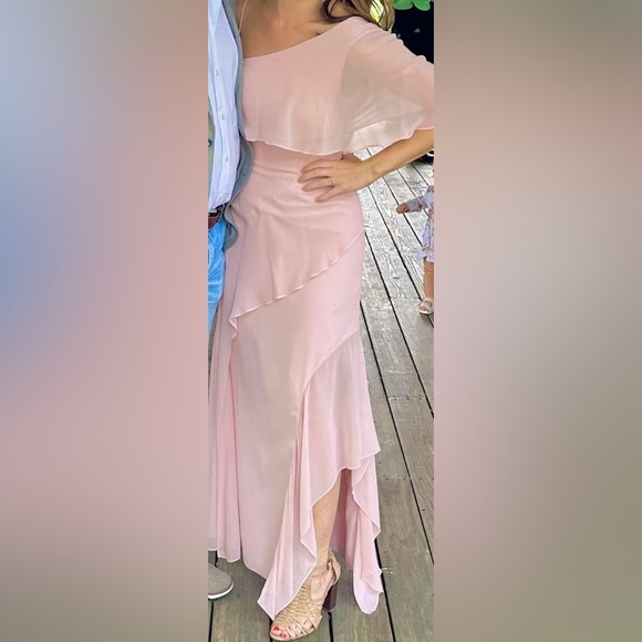 Elegant Pink Gown - Picture 3 of 7